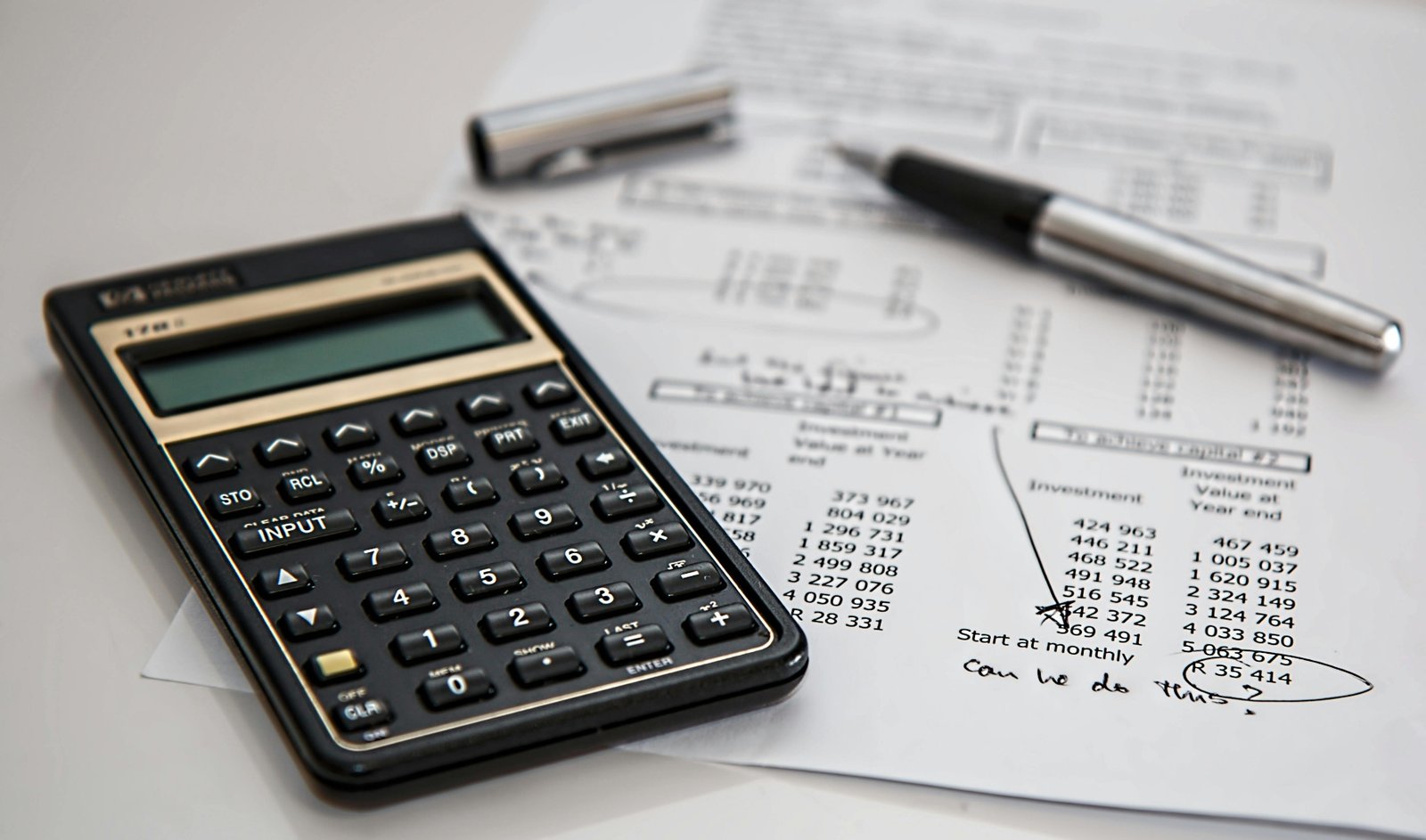 Image showcasing 10 Essential Commercial Real Estate Metrics - investsheets